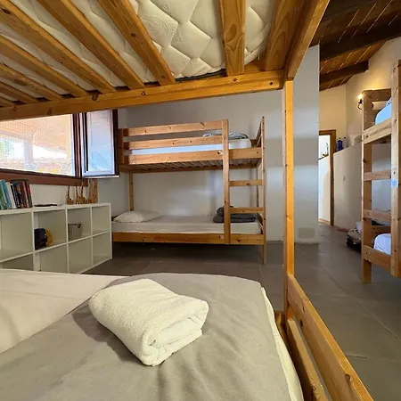 بيت شباب The Tree House Surf Camp أذيخي