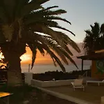 Hostel The Tree House Surf Camp