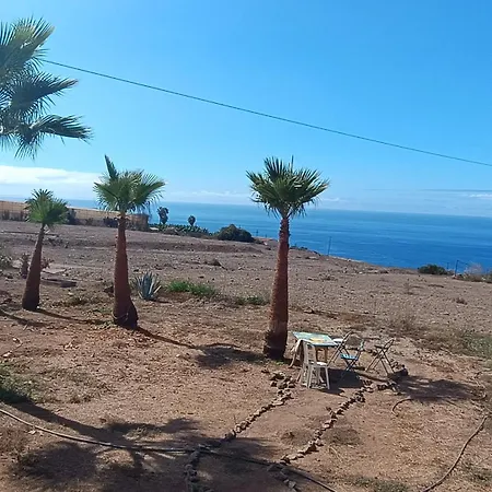 The Tree House Surf Camp Хостел