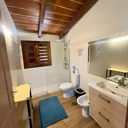 Хостел The Tree House Surf Camp