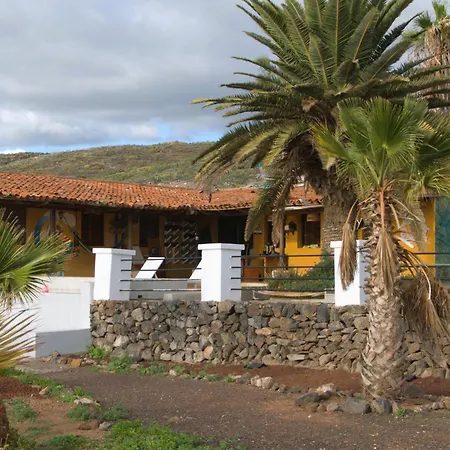 Hostel The Tree House Surf Camp
